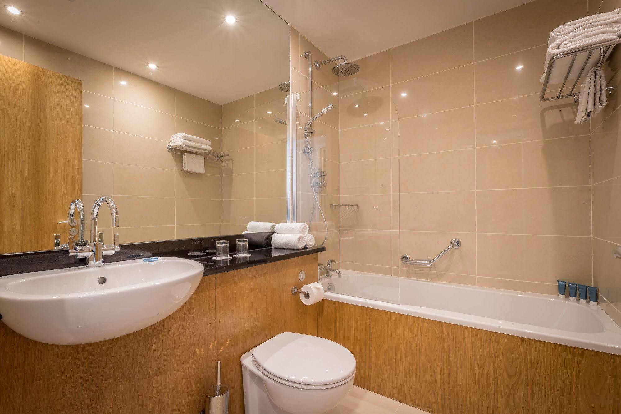 Talbot Suites At Stonebridge Уэксфорд Экстерьер фото
